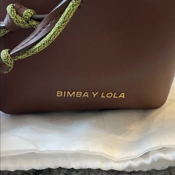 Bimba Y Lola Mini Bucket Bag with crossbody strap NWT - Picture 2 of 8